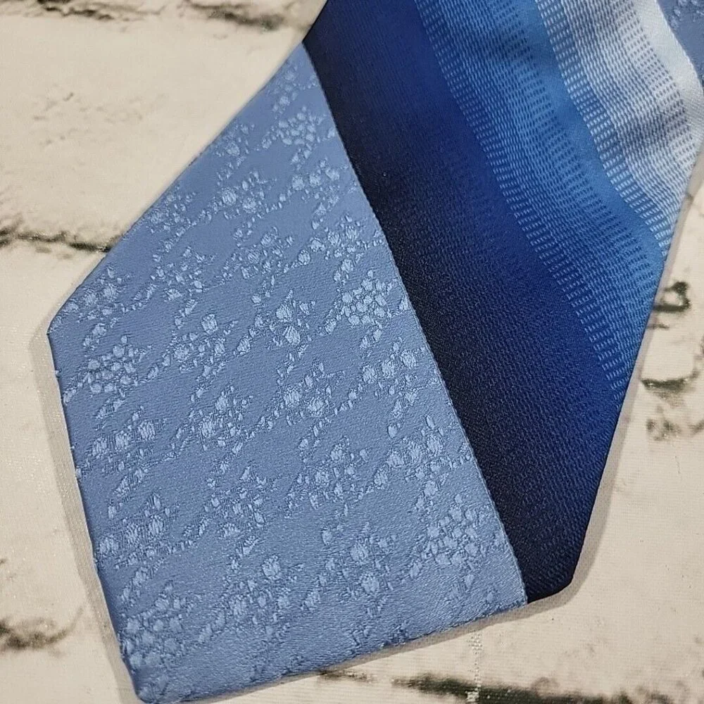 Vintage Don Loper of California Blue Diagonal Stripe‎ Neck Tie